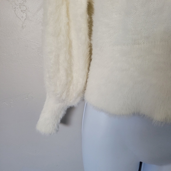 ASOS Women's 6 Ivory White Long Sleeve Blouse Mockneck Eyelash Soft Sweater Crop - Picture 7 of 8